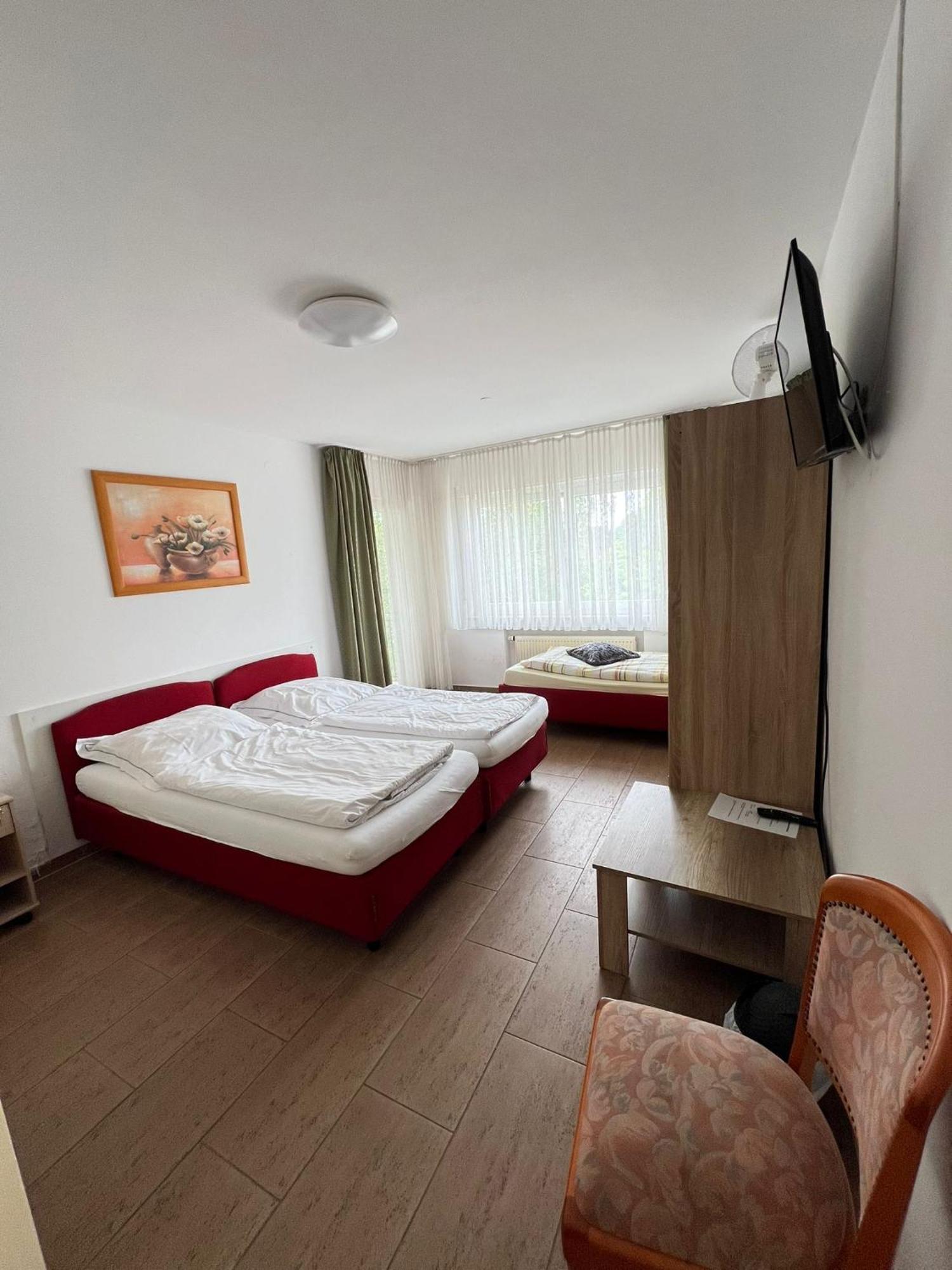 Hotel Restaurant Neffelthal كيربن المظهر الخارجي الصورة